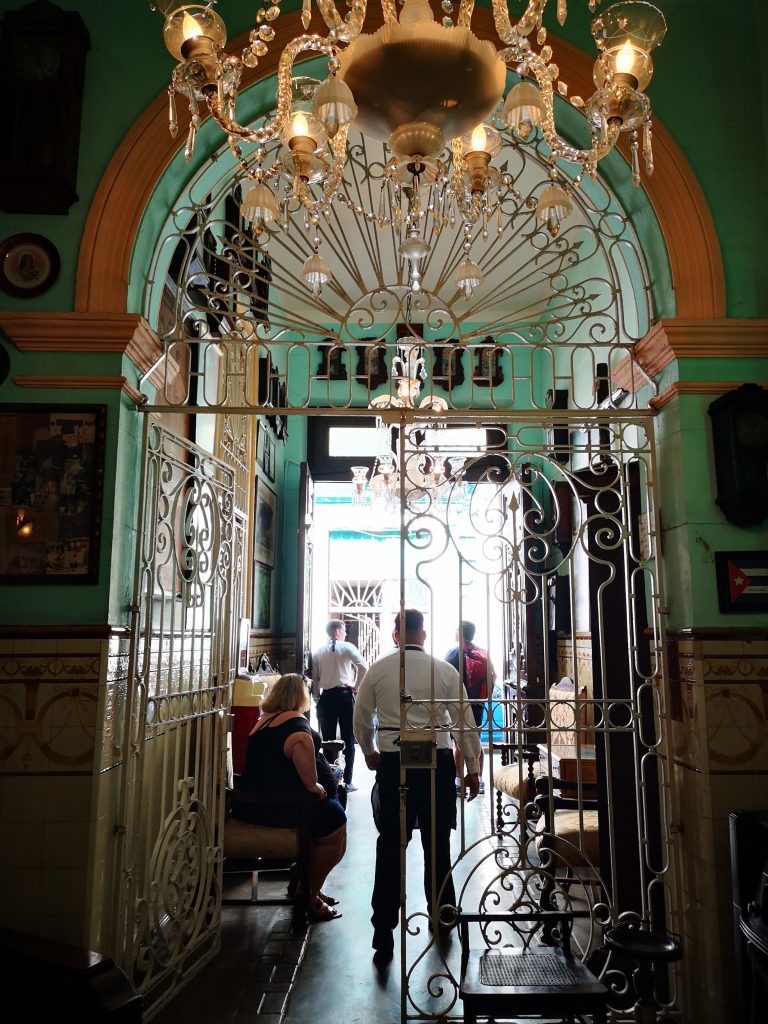 San Christobal i Havanna. en restaurante for sansene.